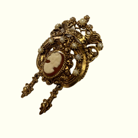 Vintage Cameo Queens Crown Brooch - Picture 3 of 6